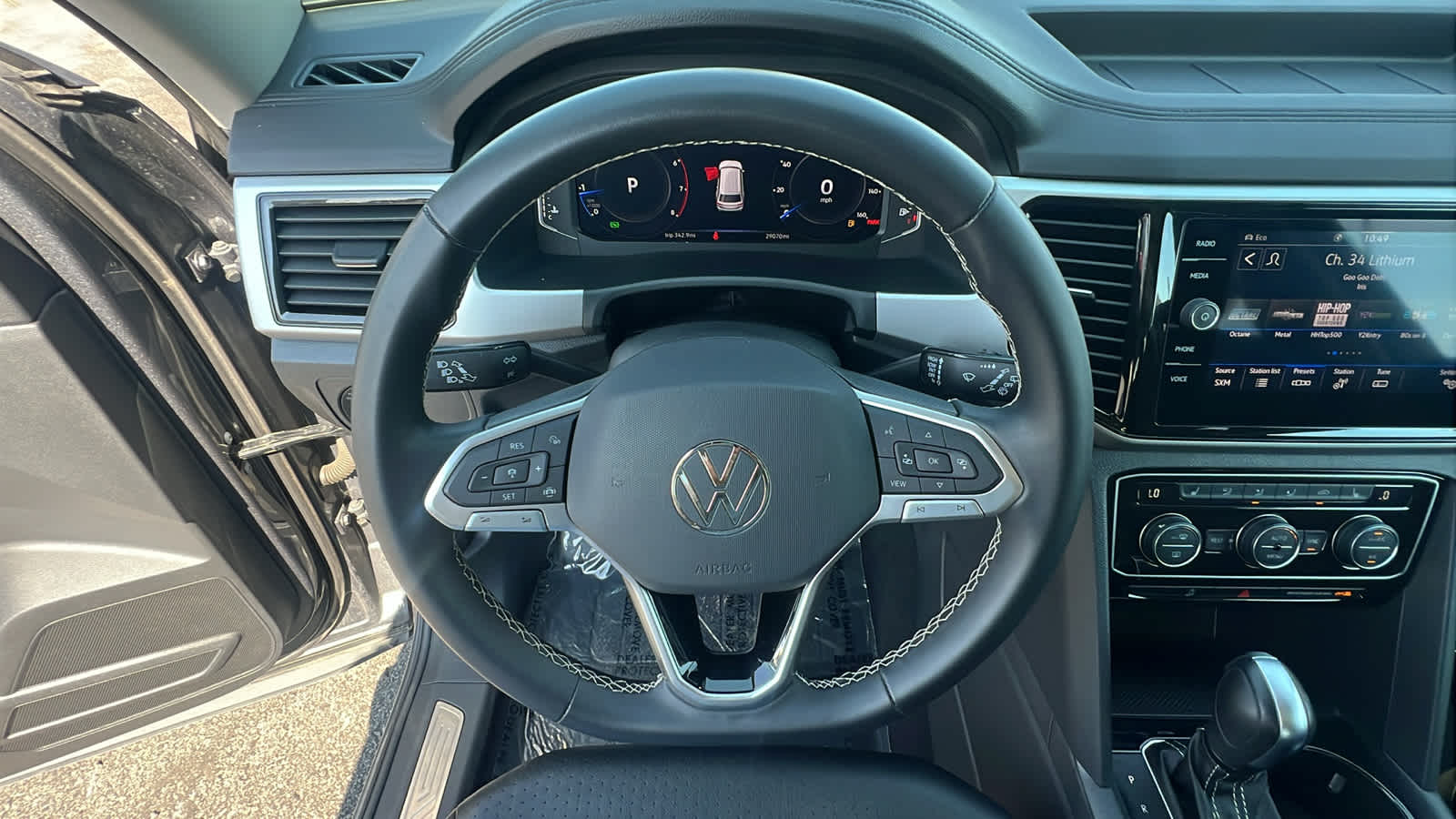 Thumbnail: 2023 Volkswagen Atlas - 18