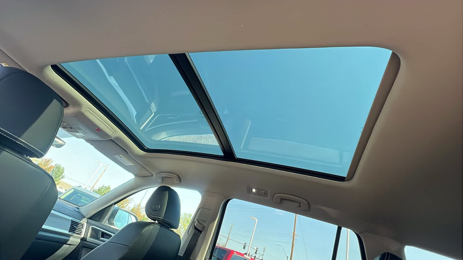 Thumbnail: 2023 Volkswagen Atlas - 32