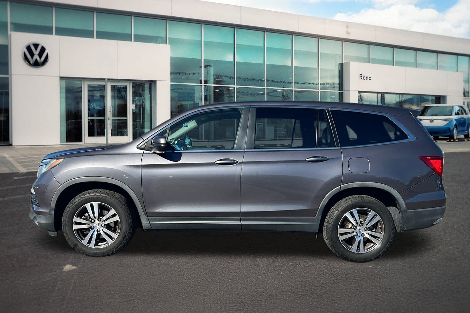 Thumbnail: 2017 Honda Pilot - 8