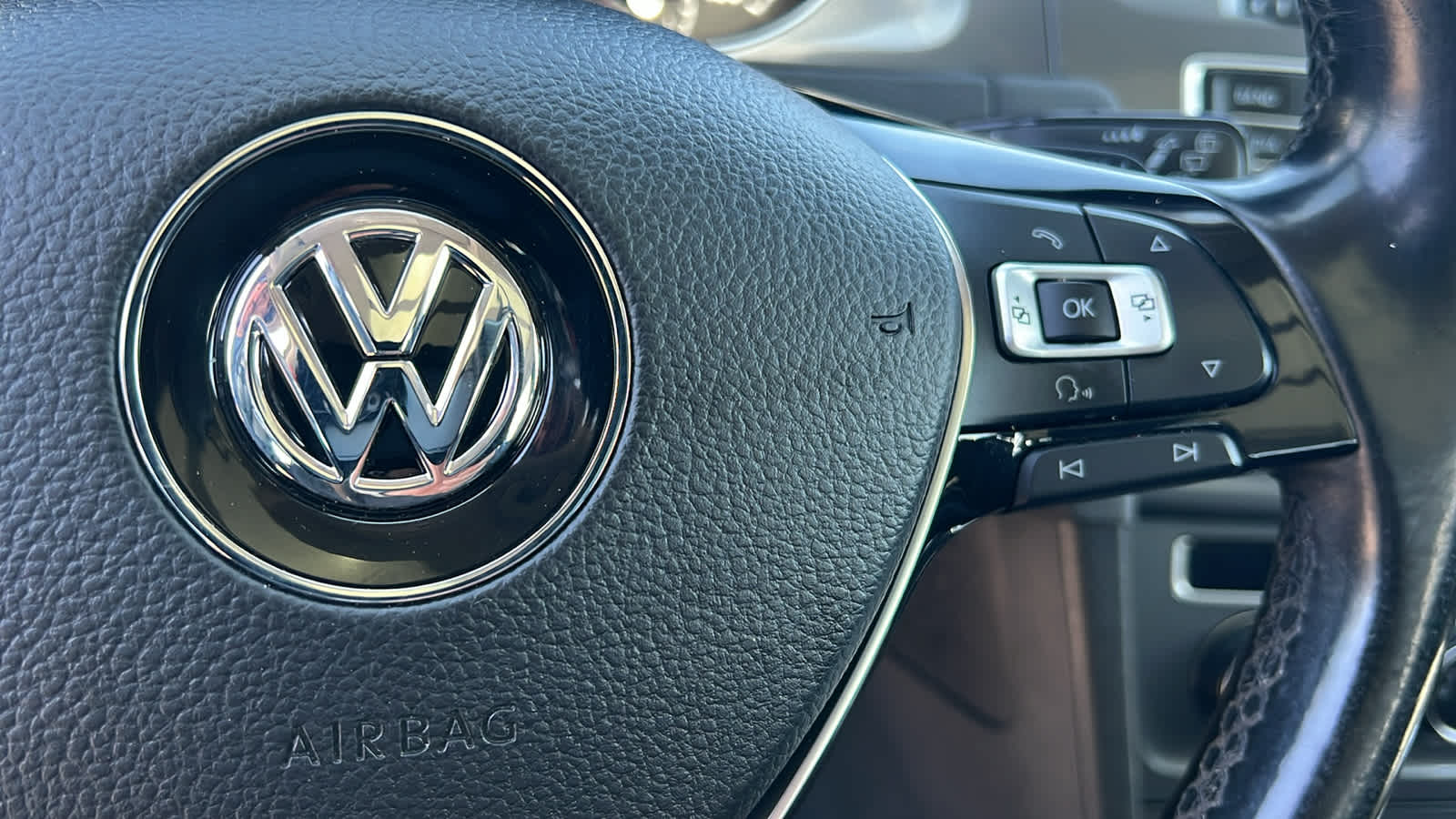 Thumbnail: 2017 Volkswagen Golf - 20