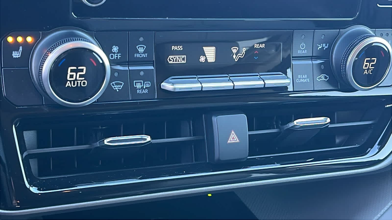 Thumbnail: 2024 Toyota Highlander - 14