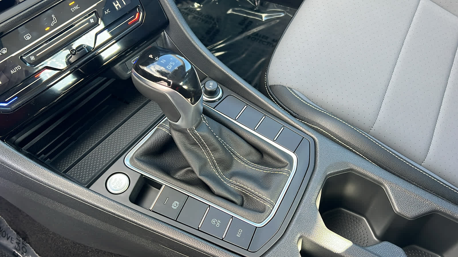 Thumbnail: 2025 Volkswagen Jetta - 13