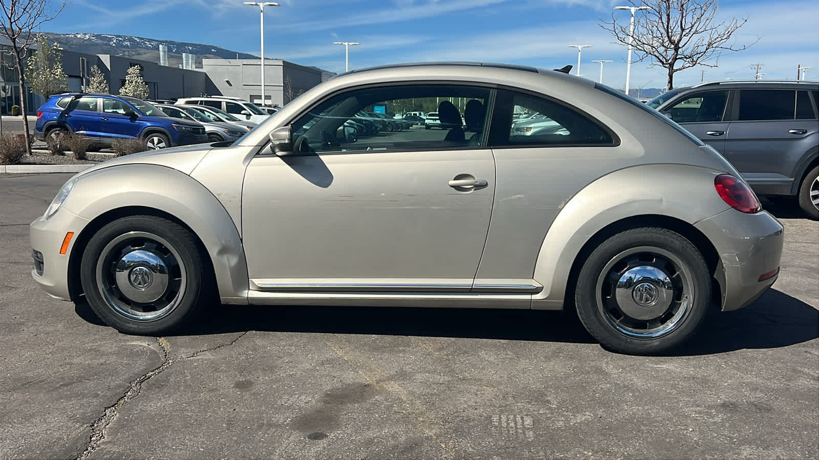 Thumbnail: 2013 Volkswagen Beetle - 8