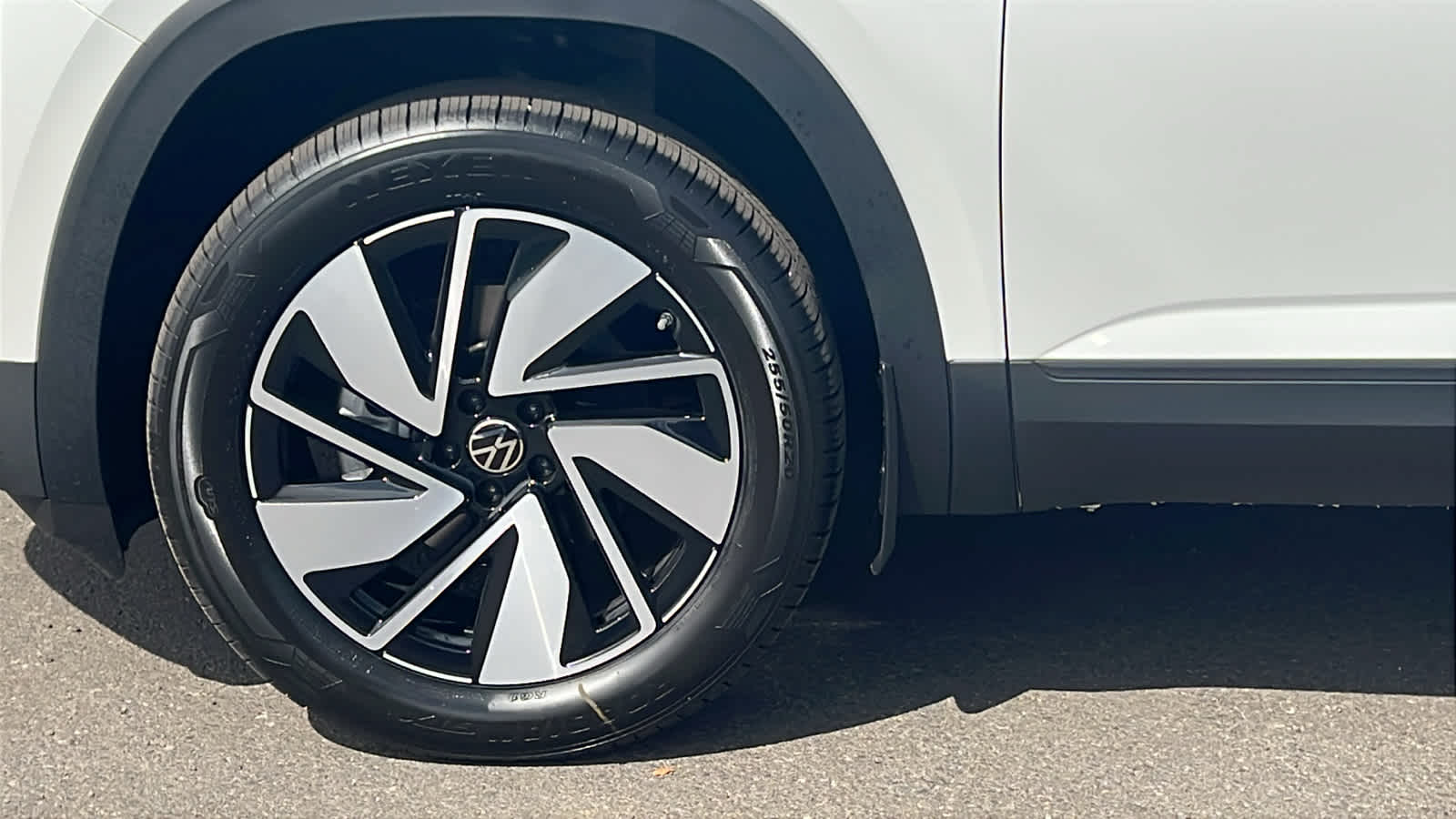 Thumbnail: 2026 Volkswagen Atlas - 9