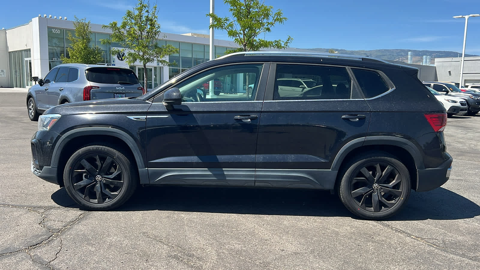 Thumbnail: 2022 Volkswagen Taos - 8