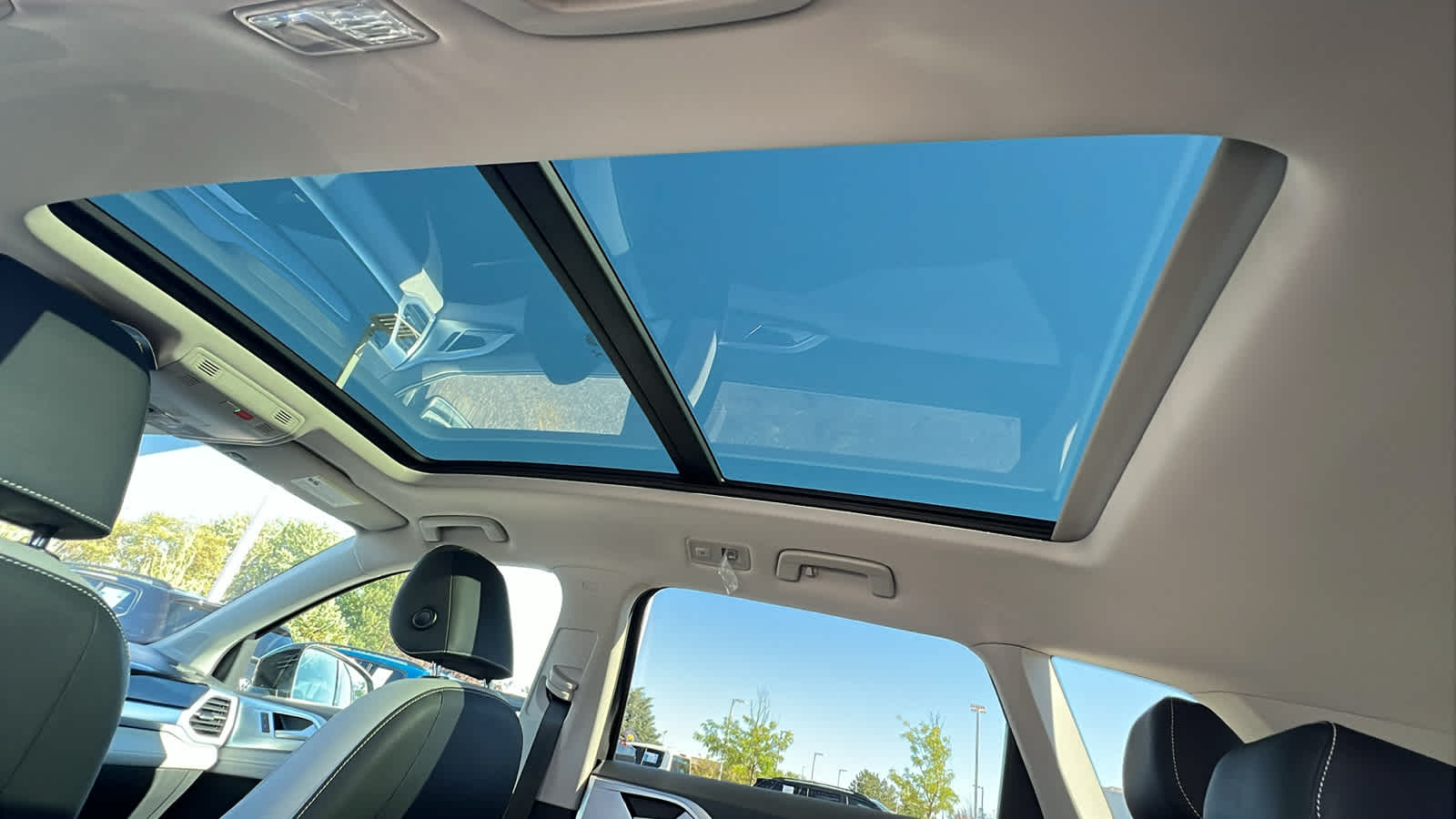 Thumbnail: 2025 Volkswagen Taos - 31