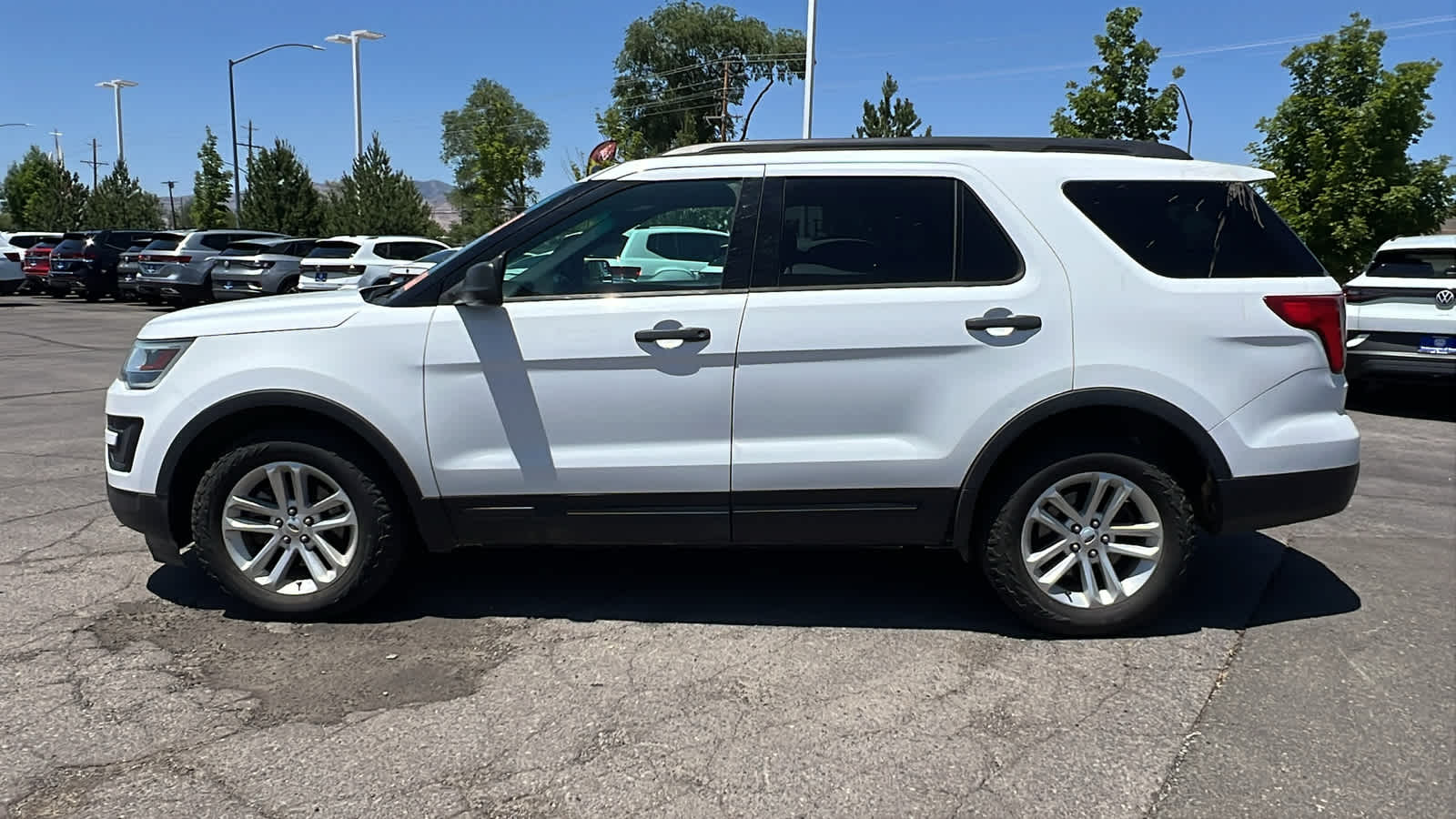 2016 Ford Explorer Base 8