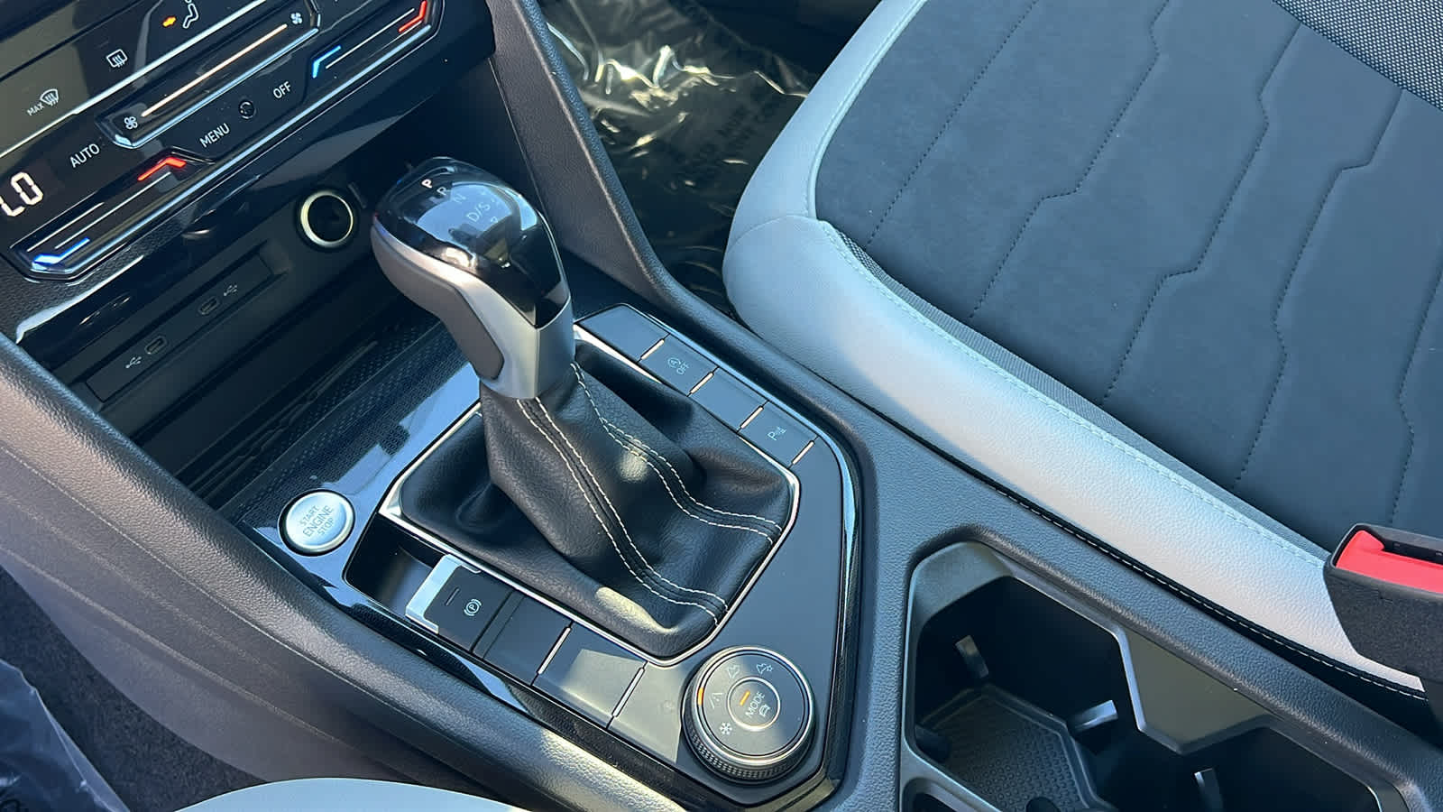 Thumbnail: 2025 Volkswagen Taos - 13