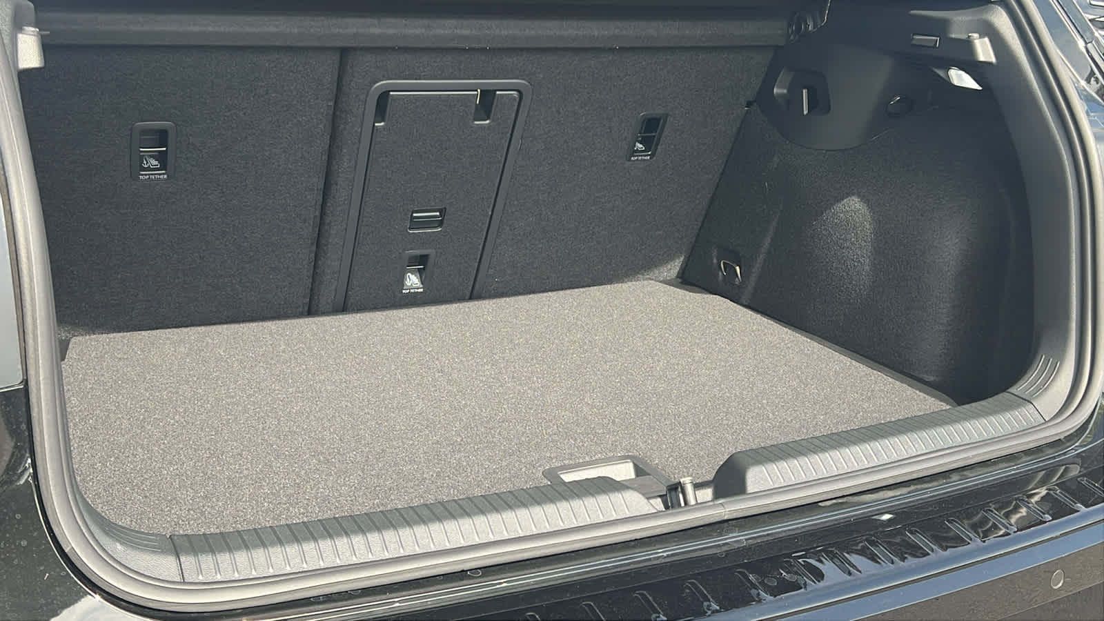 Thumbnail: 2025 Volkswagen Golf - 27