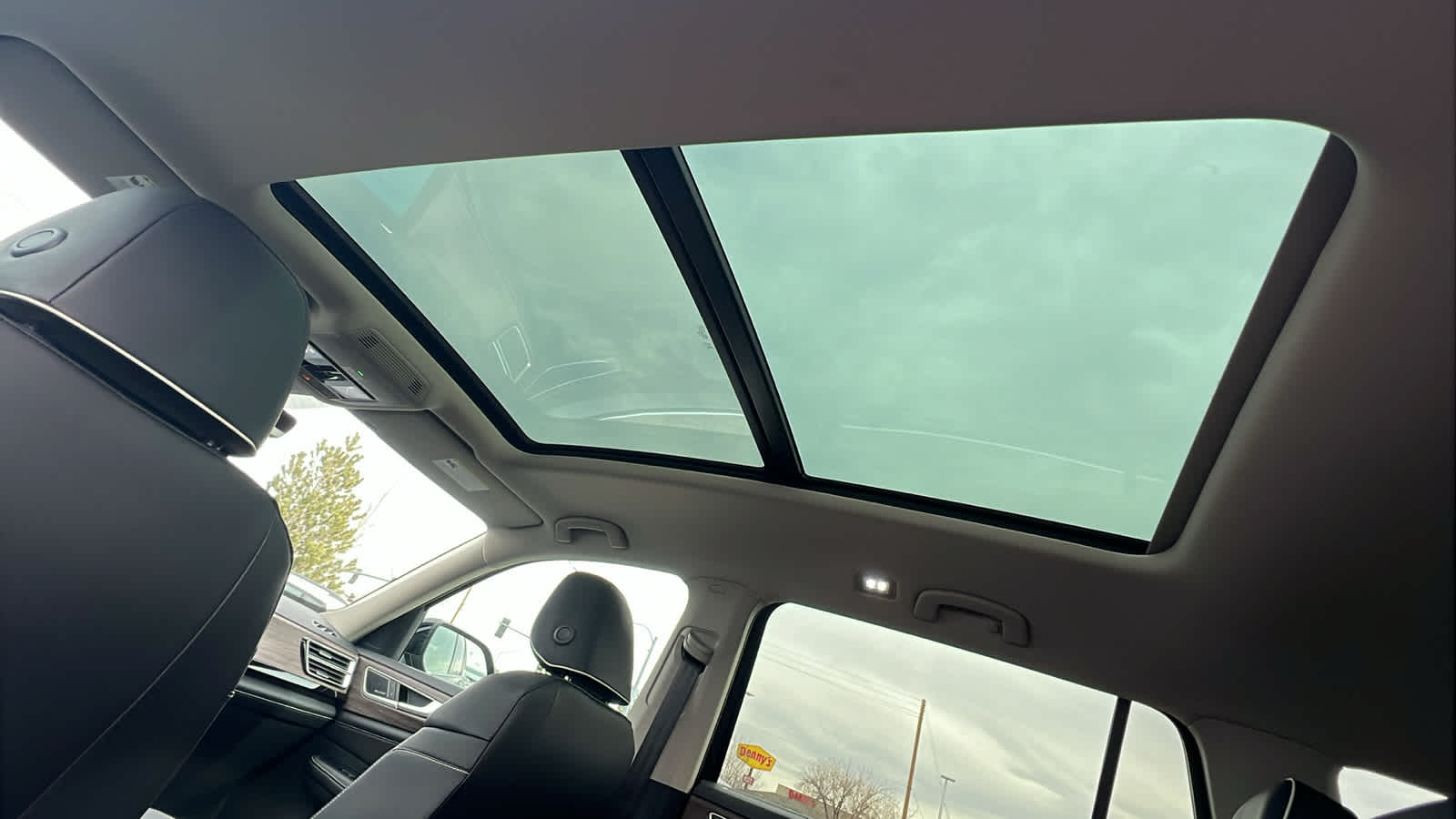 Thumbnail: 2026 Volkswagen Atlas - 32