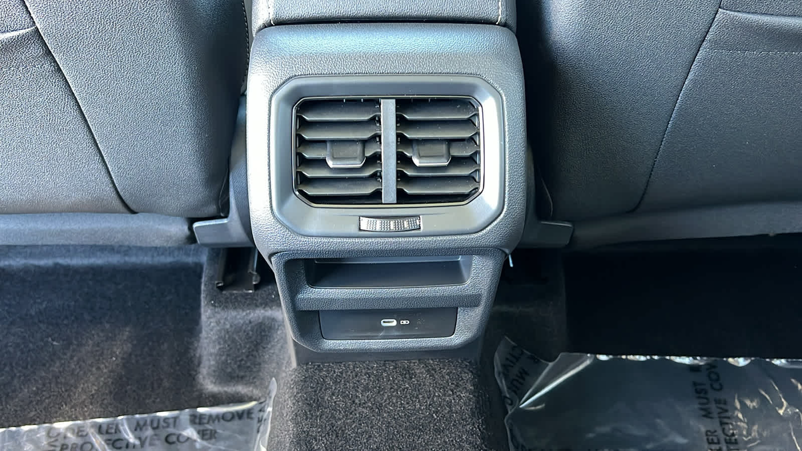 Thumbnail: 2025 Volkswagen Taos - 25