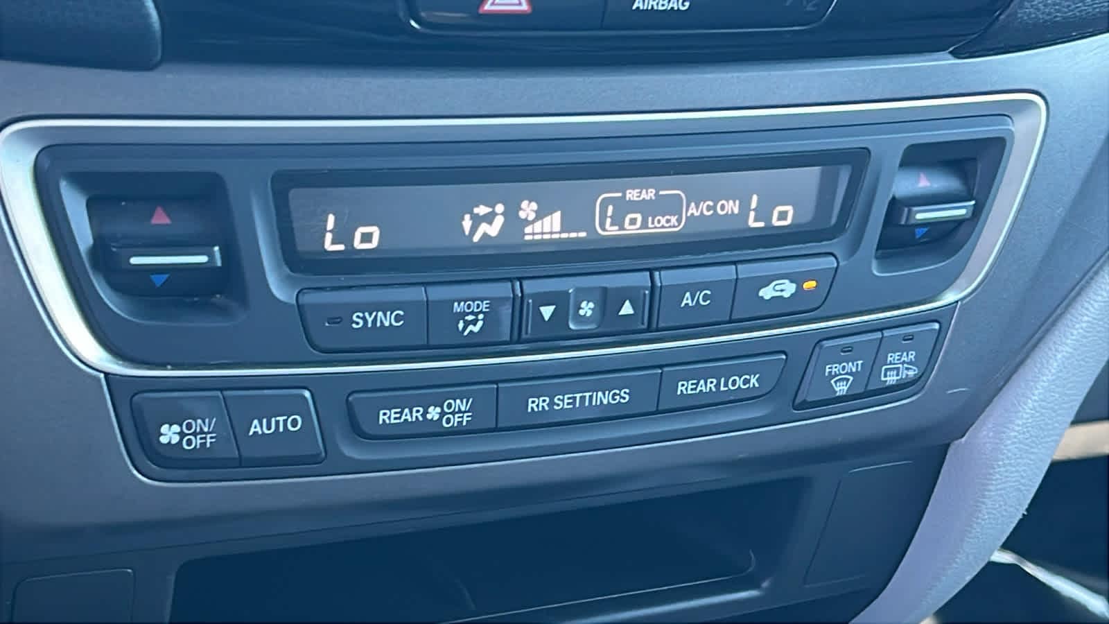 Thumbnail: 2017 Honda Pilot - 14