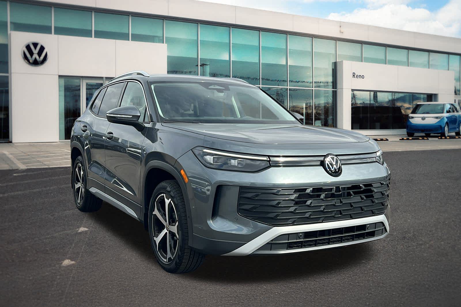 Thumbnail: 2025 Volkswagen Tiguan - 3