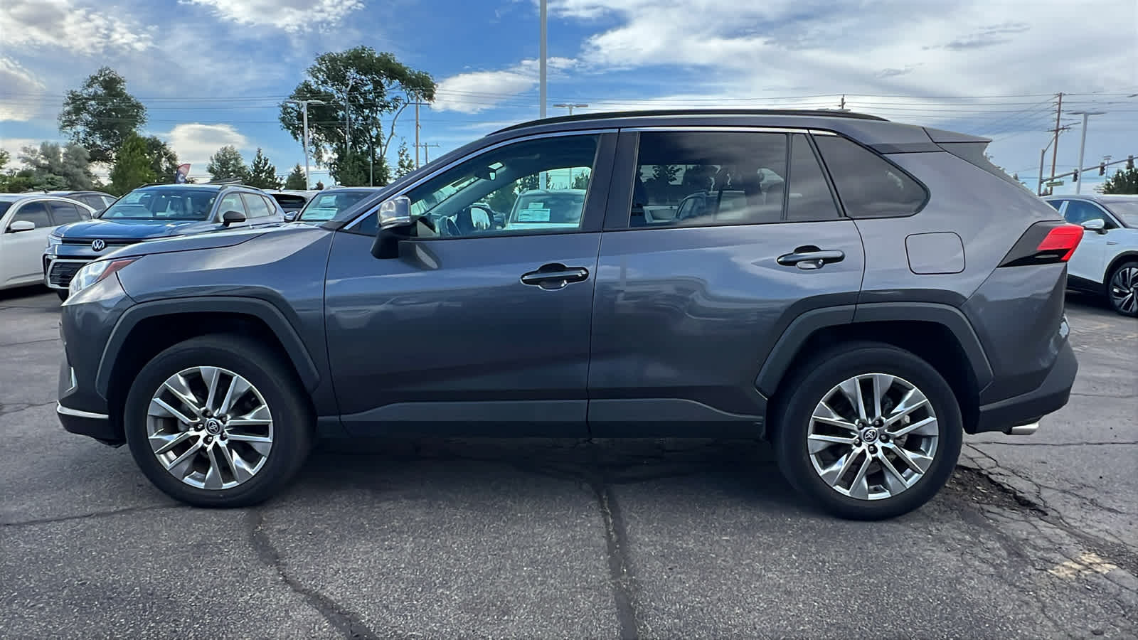 Thumbnail: 2022 Toyota RAV4 - 8