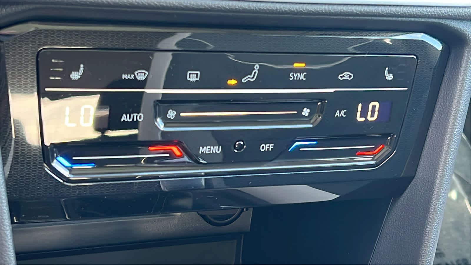 Thumbnail: 2026 Volkswagen Taos - 14