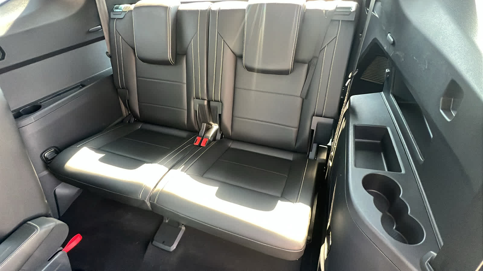 Thumbnail: 2023 Volkswagen Atlas - 31