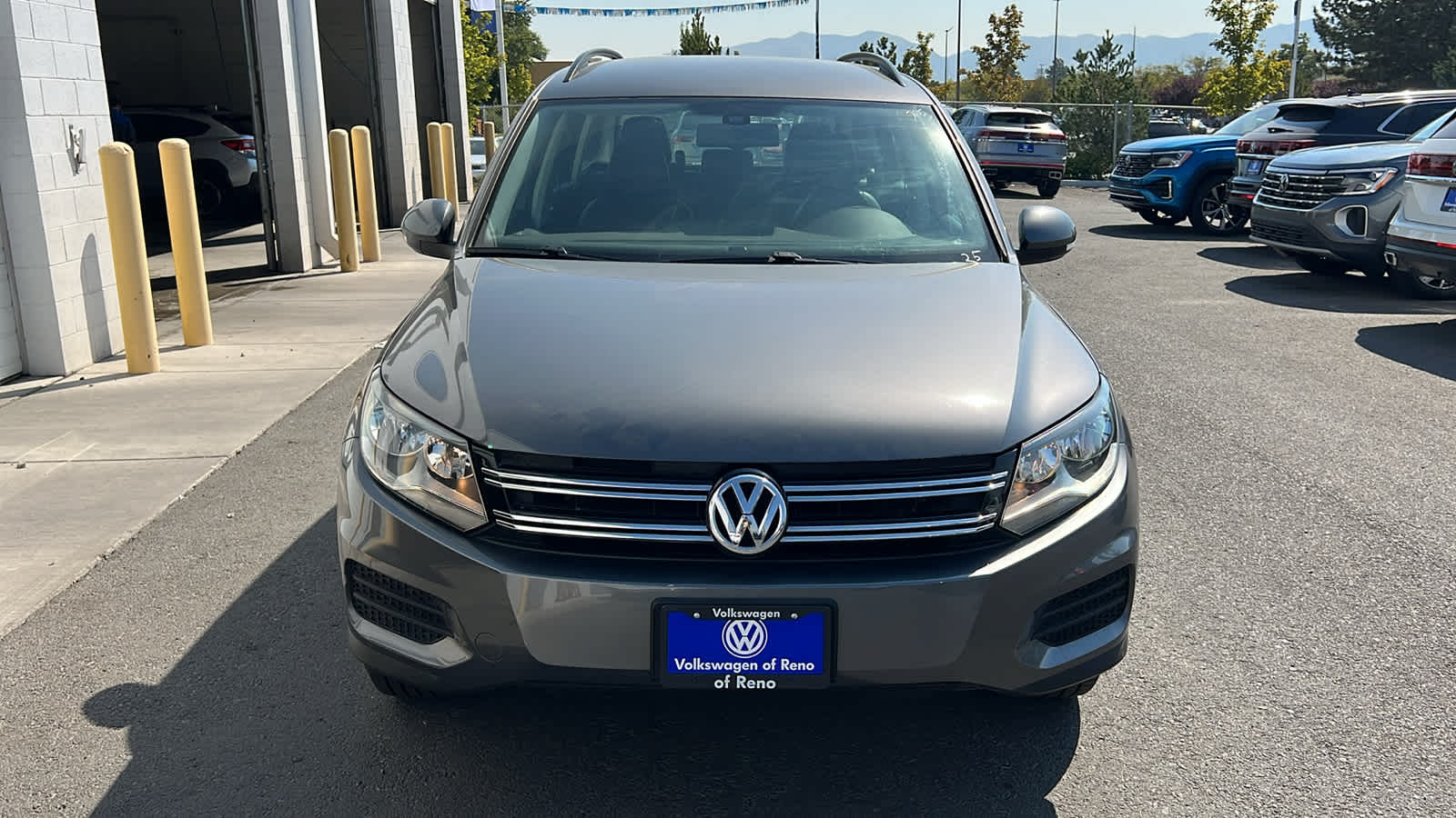 Used 2017 Volkswagen Tiguan Limited Base with VIN WVGBV7AX0HK011686 for sale in Reno, NV