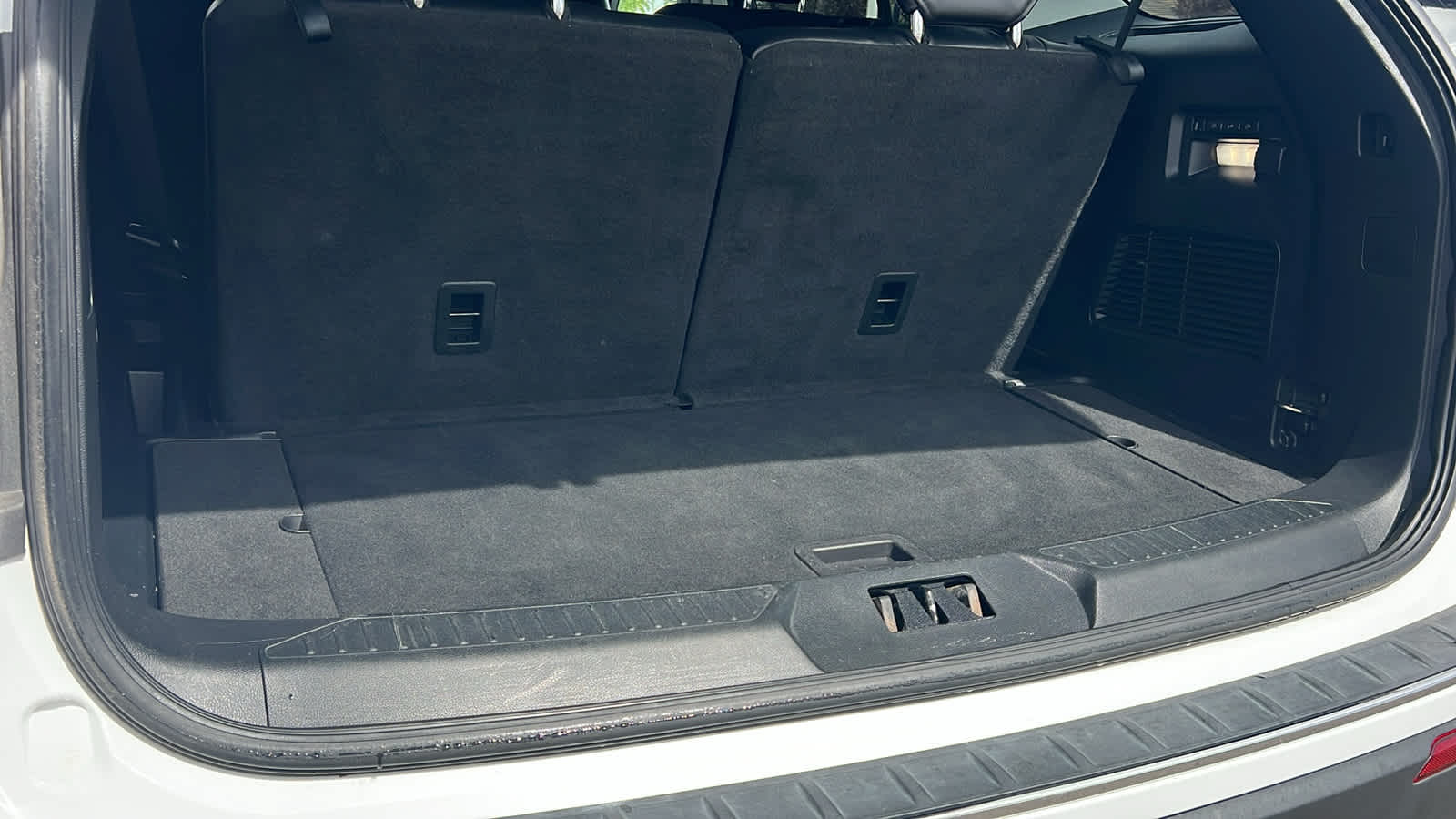 Thumbnail: 2022 Ford Explorer - 27