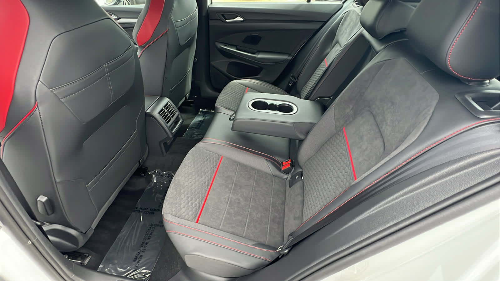 Thumbnail: 2025 Volkswagen Golf - 24