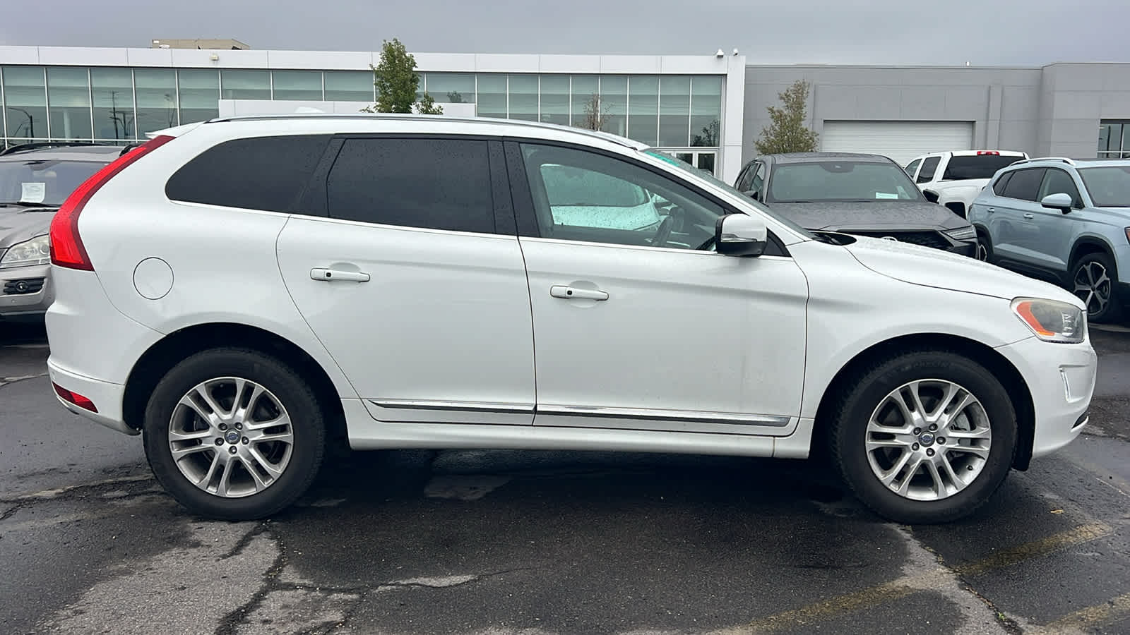 Thumbnail: 2016 Volvo XC60 - 4