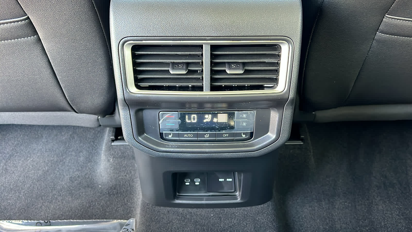 Thumbnail: 2026 Volkswagen Atlas - 25