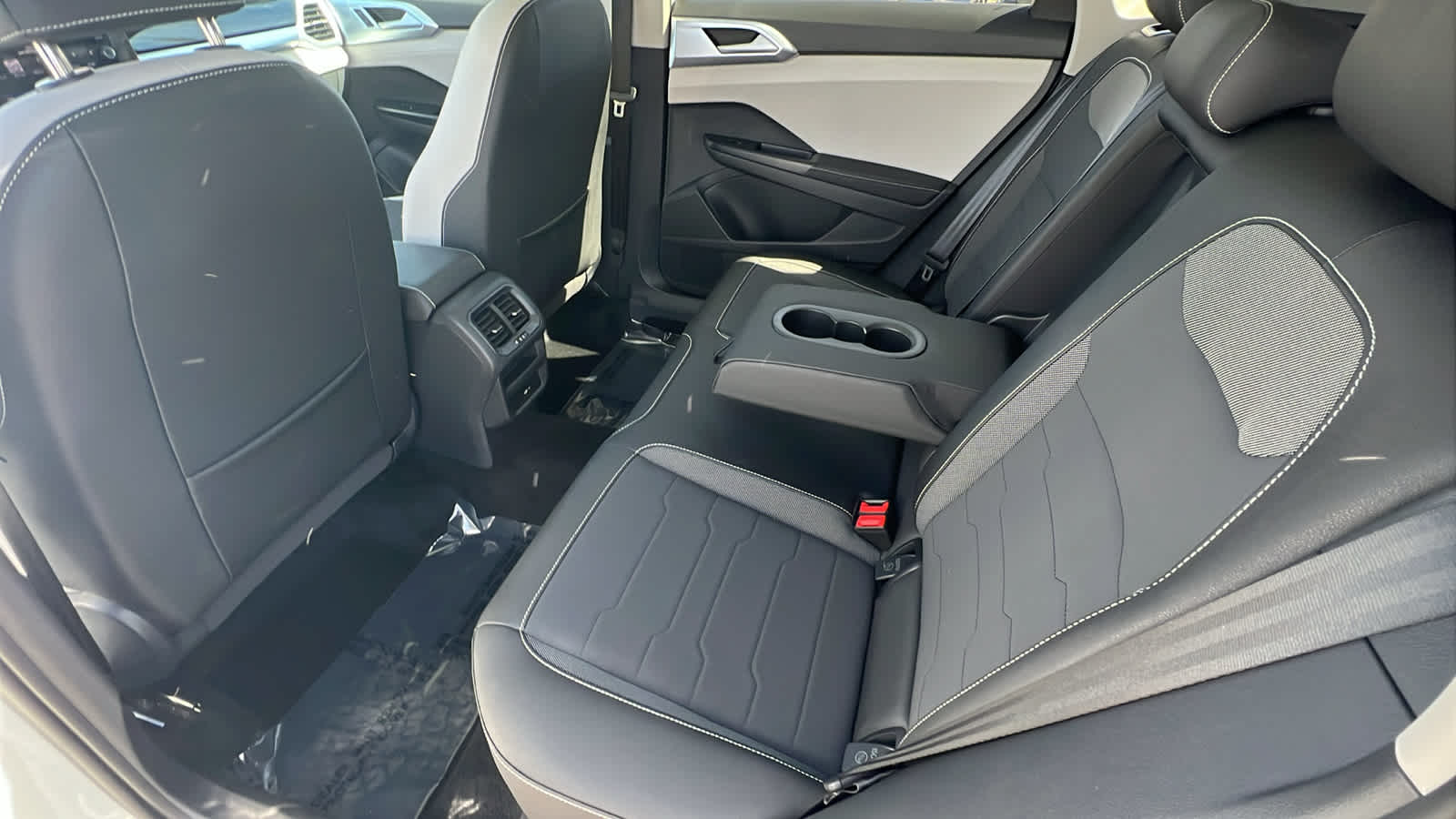 Thumbnail: 2025 Volkswagen Taos - 24