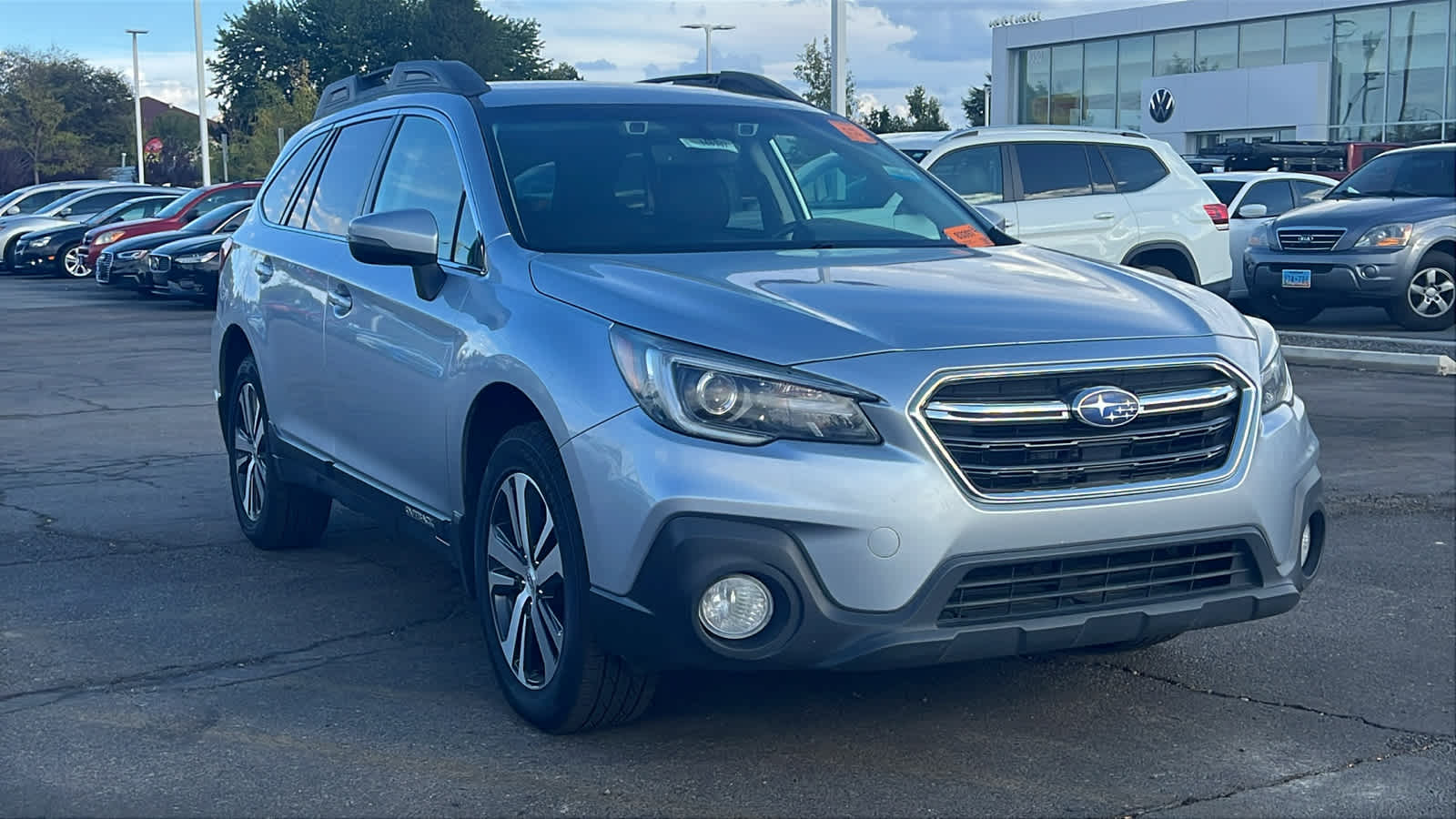 2019 Subaru Outback Limited photo 2