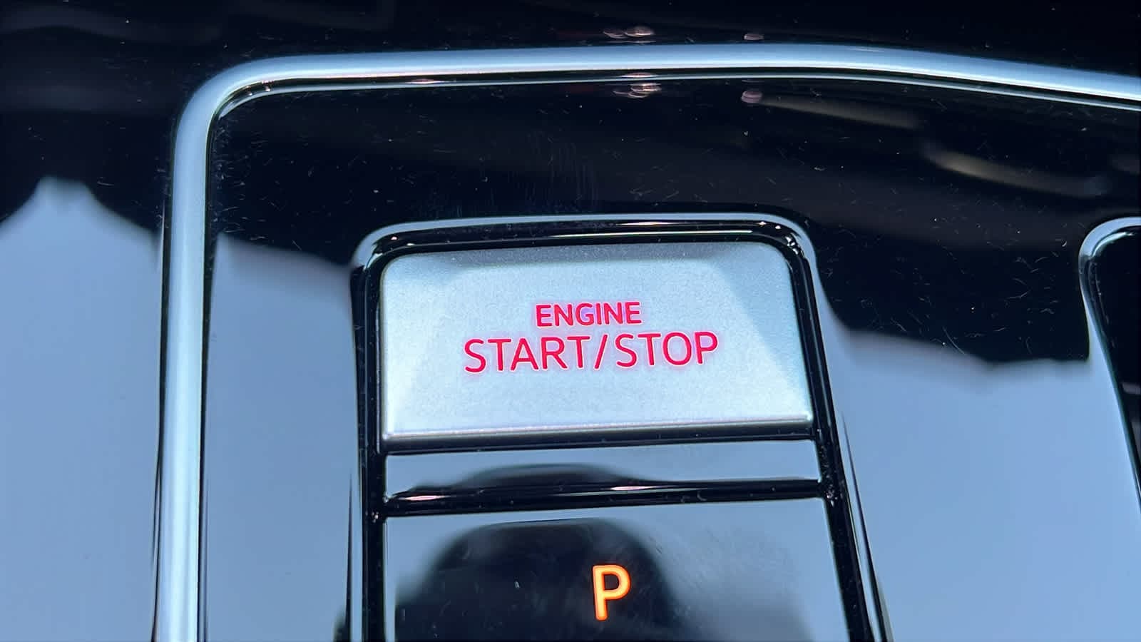 Thumbnail: 2025 Volkswagen Golf - 17