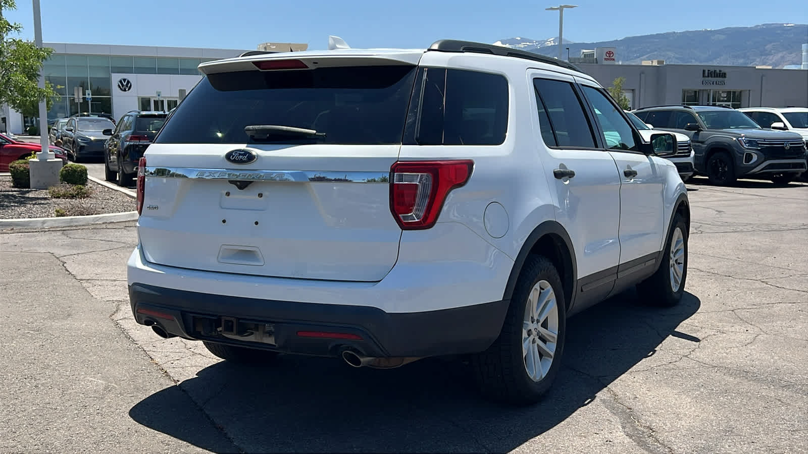 2016 Ford Explorer Base 5