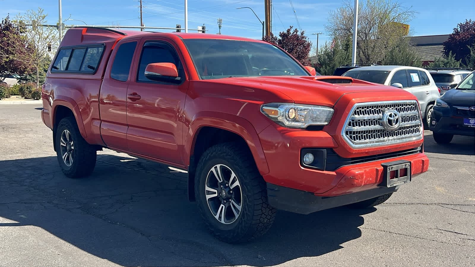 Thumbnail: 2016 Toyota Tacoma - 3