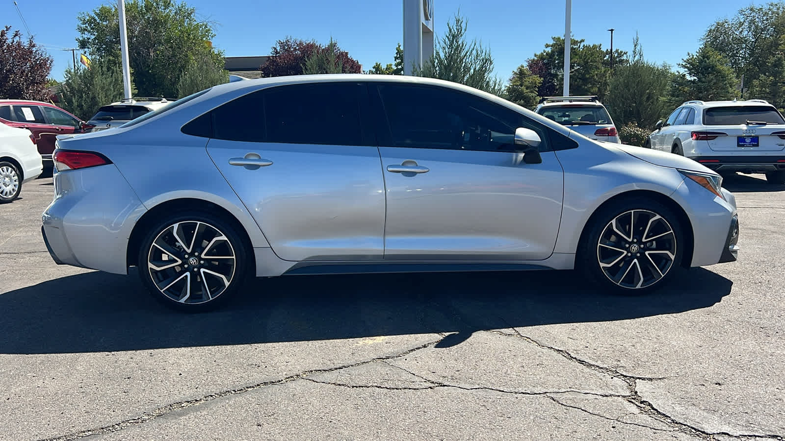 2020 Toyota Corolla SE photo 4