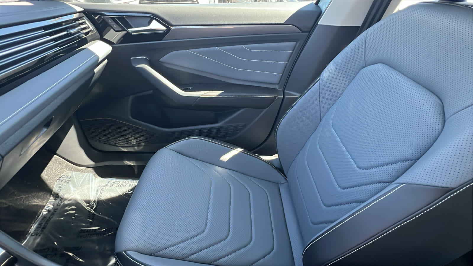 Thumbnail: 2025 Volkswagen Jetta - 12