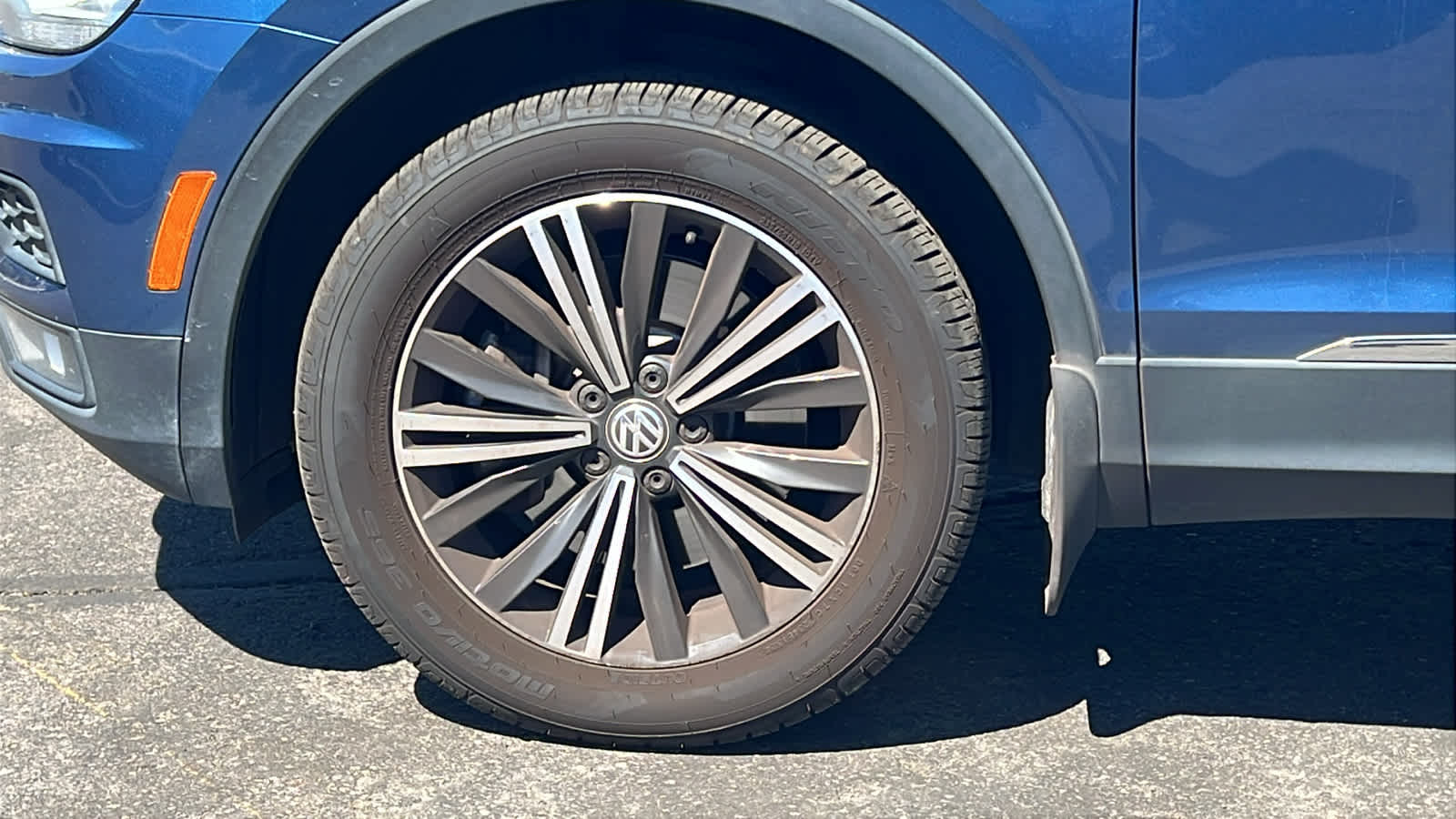 Thumbnail: 2018 Volkswagen Tiguan - 9