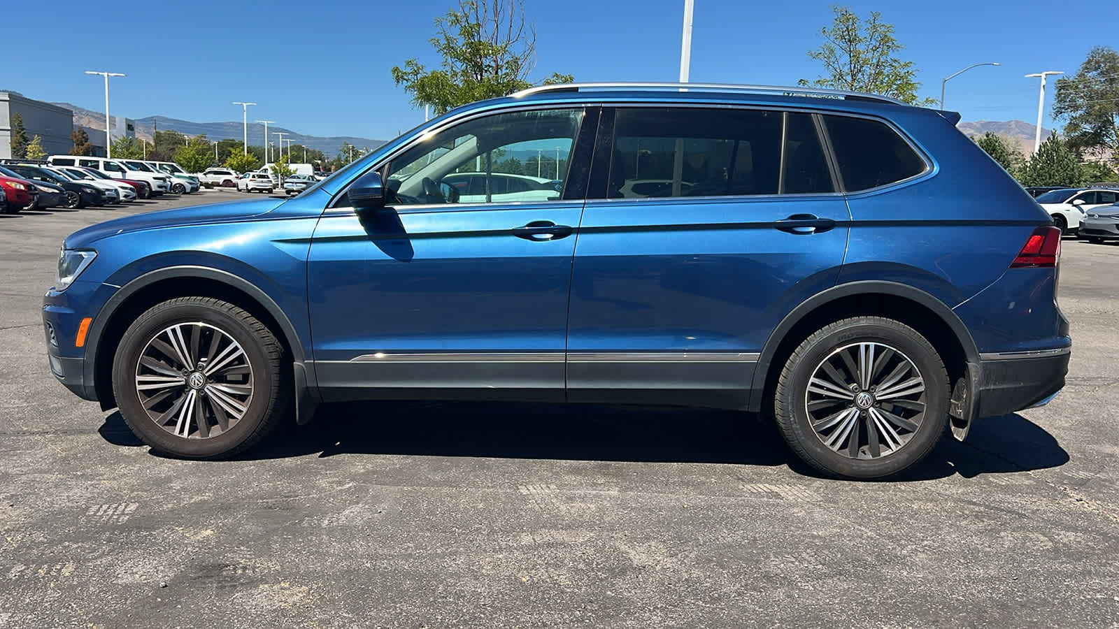 Thumbnail: 2018 Volkswagen Tiguan - 8