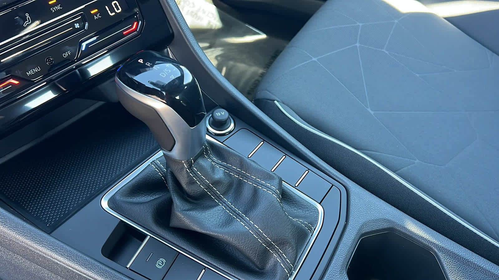 Thumbnail: 2026 Volkswagen Jetta - 13