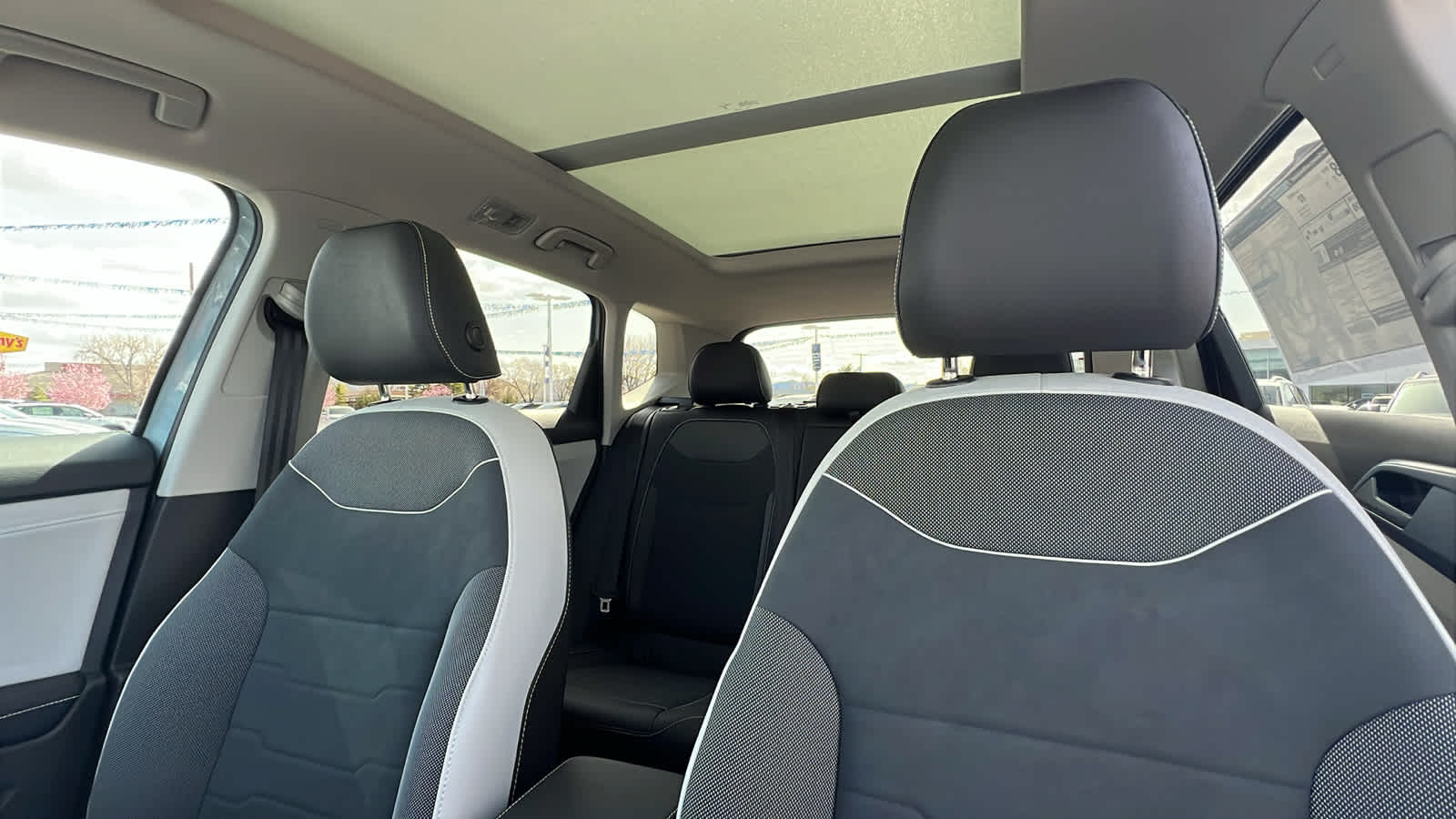 Thumbnail: 2025 Volkswagen Taos - 11