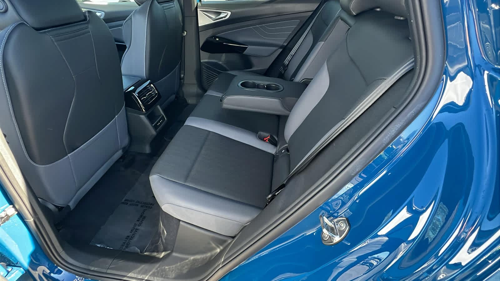 Thumbnail: 2025 Volkswagen ID.4 - 24