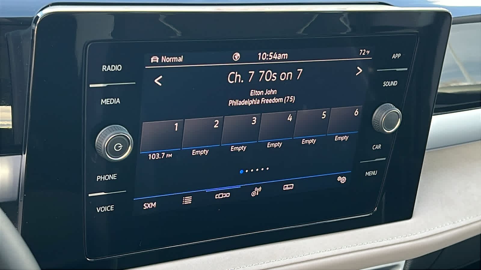 Thumbnail: 2025 Volkswagen Taos - 15