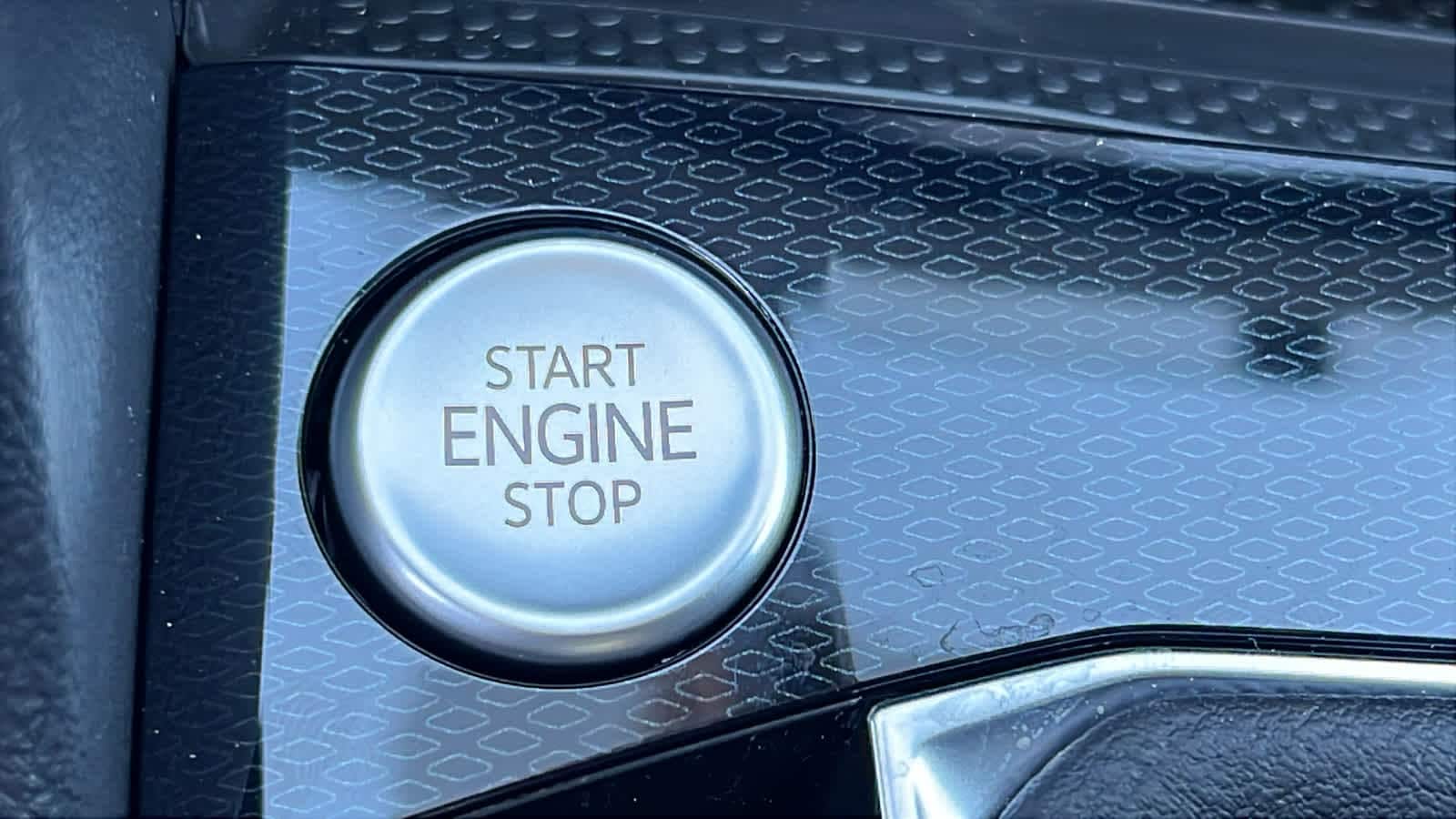 Thumbnail: 2025 Volkswagen Taos - 17