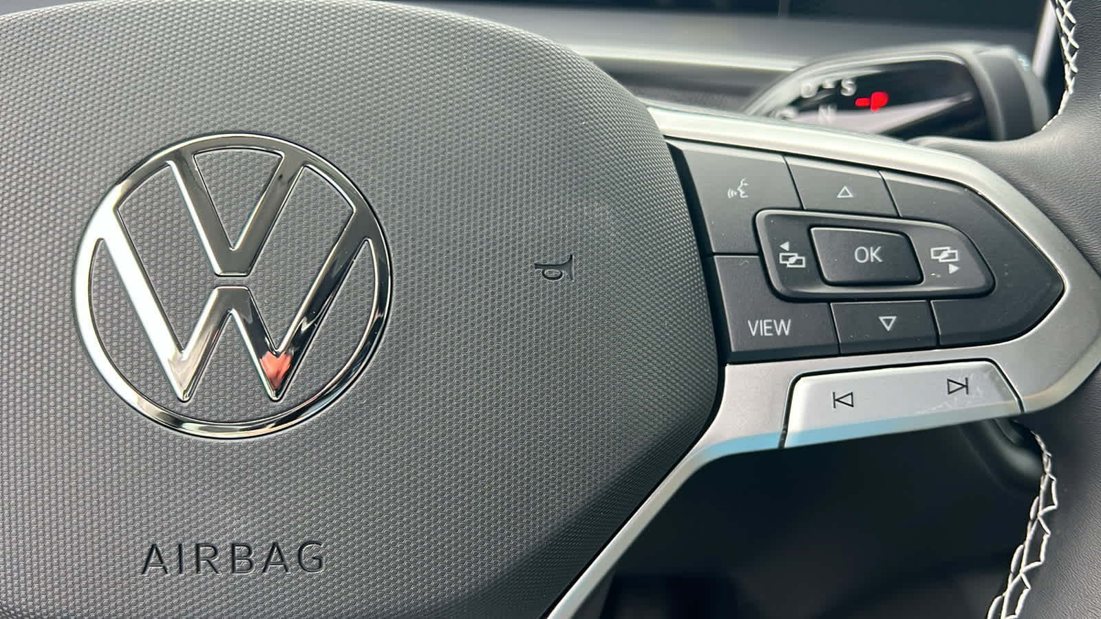 Thumbnail: 2025 Volkswagen Tiguan - 20