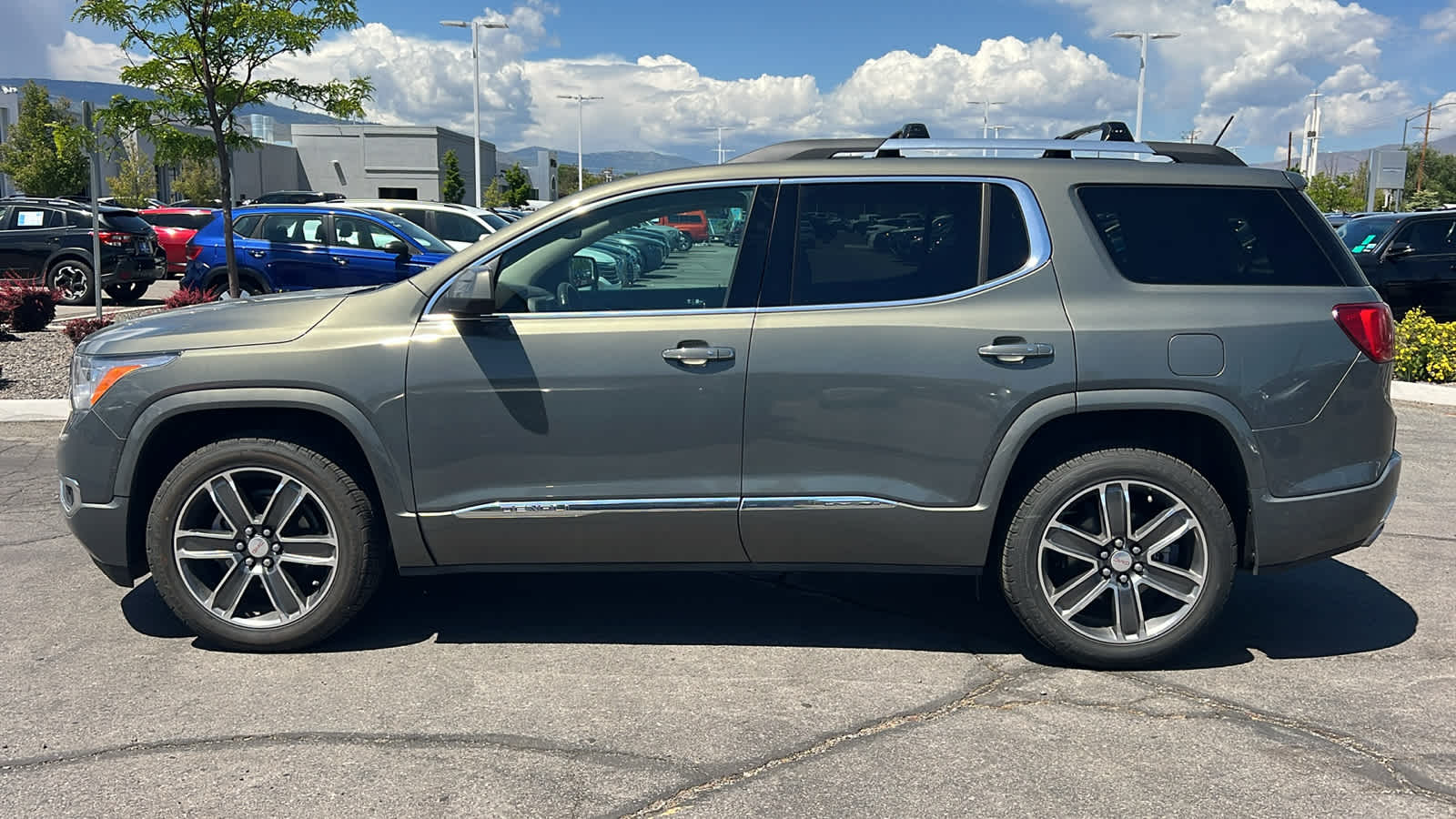 Thumbnail: 2017 GMC Acadia - 8