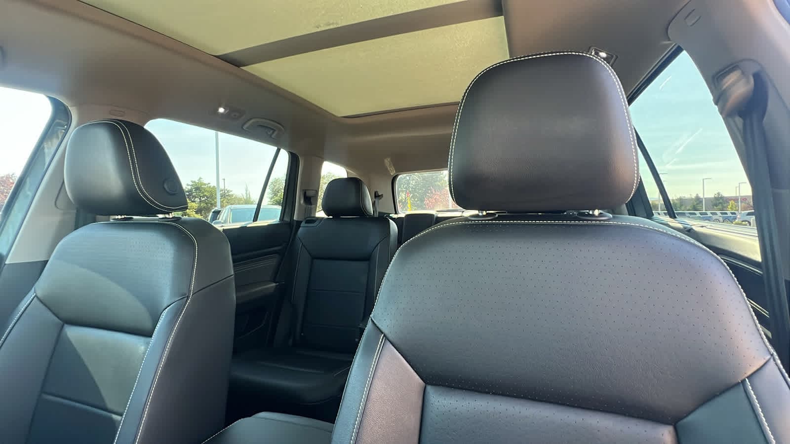 Thumbnail: 2023 Volkswagen Atlas - 11