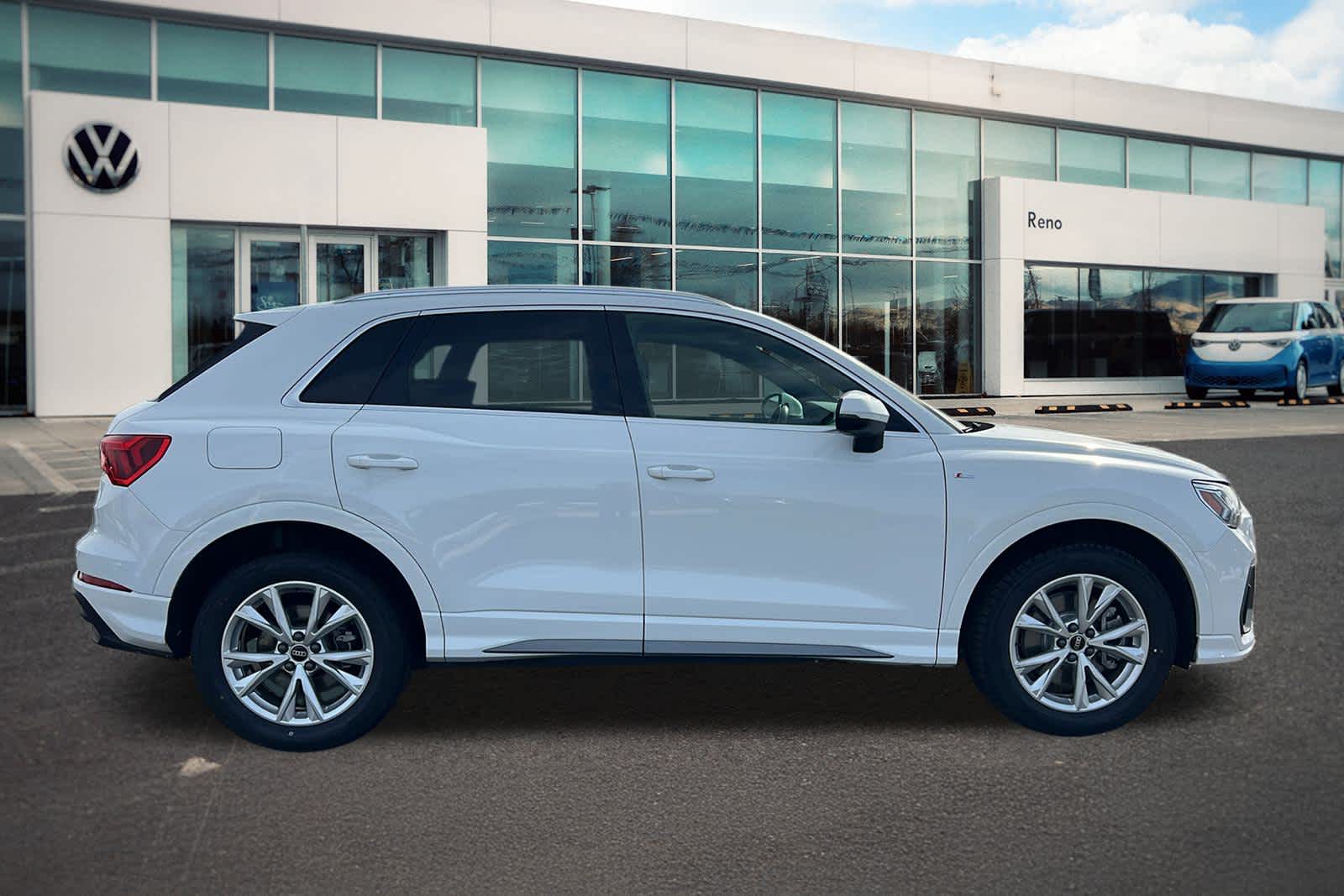 Thumbnail: 2023 Audi Q3 - 4