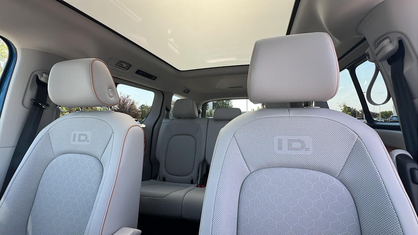 Thumbnail: 2025 Volkswagen ID.Buzz - 11