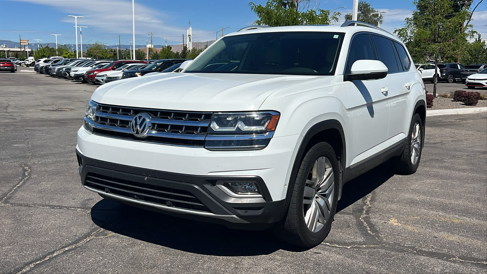 Thumbnail: 2018 Volkswagen Atlas - 1