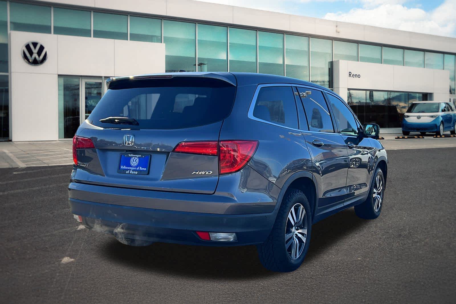 Thumbnail: 2017 Honda Pilot - 5