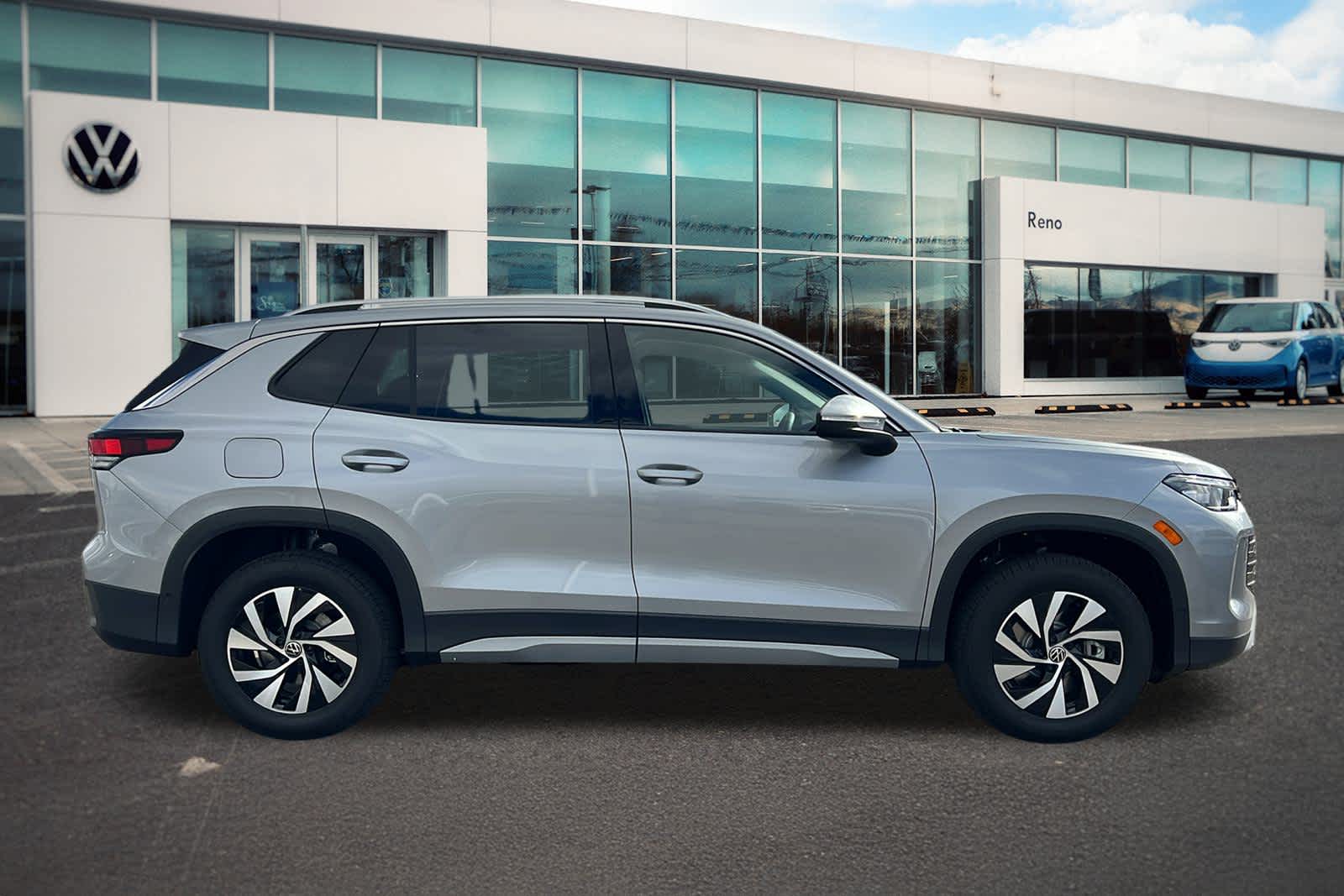 Thumbnail: 2026 Volkswagen Tiguan - 4