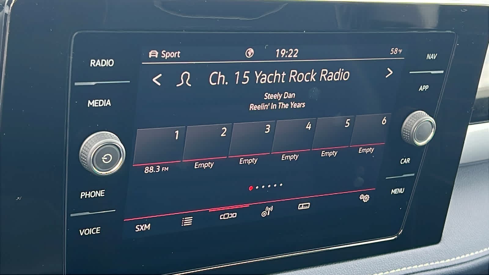 Thumbnail: 2025 Volkswagen Taos - 15