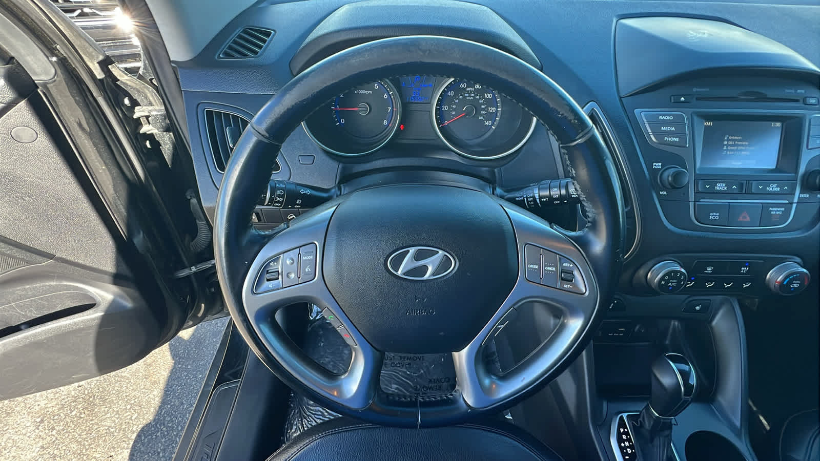 Thumbnail: 2015 Hyundai Tucson - 18