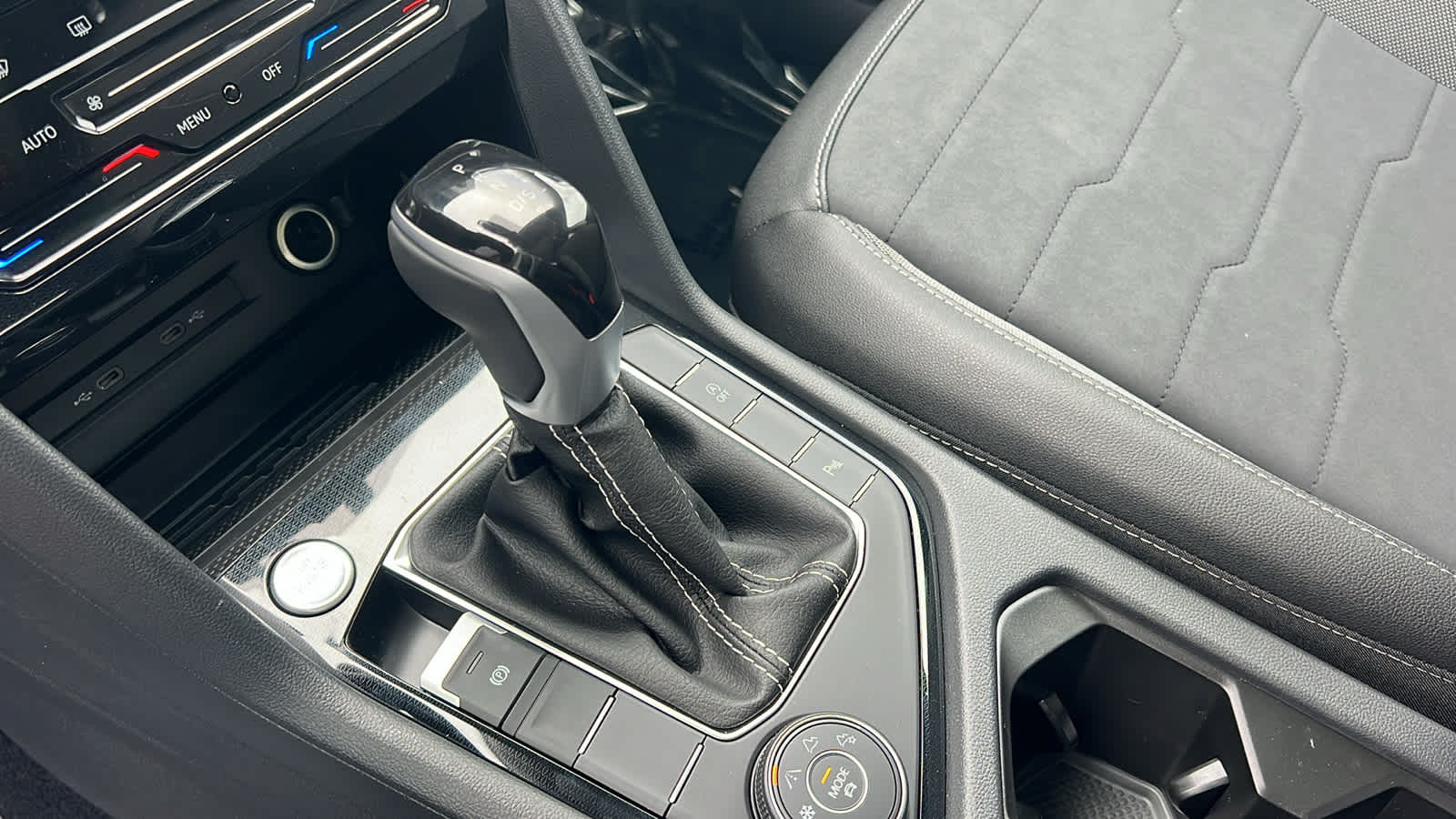 Thumbnail: 2025 Volkswagen Taos - 13